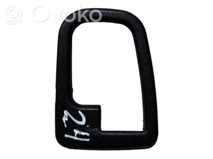 Priekšpusē durvju roktura vāciņš