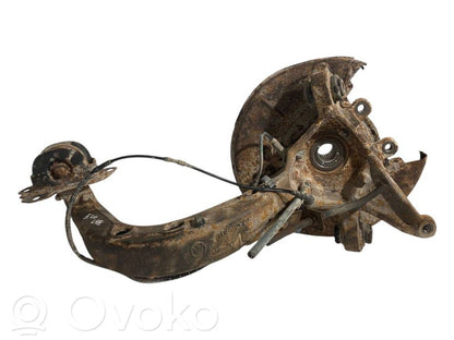 Aizmugurē riteņa rumbas vārpstas šarnīrs (stupica, capfa)