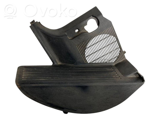 Kāju zonas sānu dekoratīvā apdare