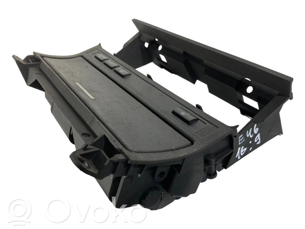 Пепельница (передняя)