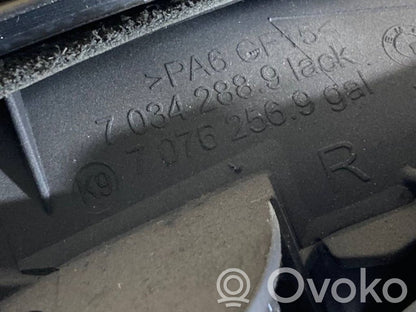 Apšuvums aizmugurējām durvīm