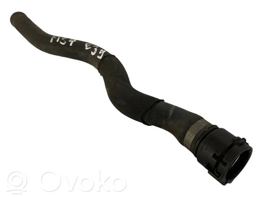 Caurulīte (-es) / šļūtene (-es)