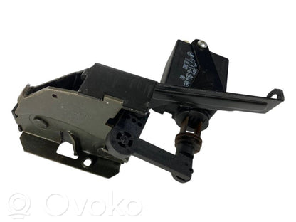 Slēdzene aizmugurējam logam