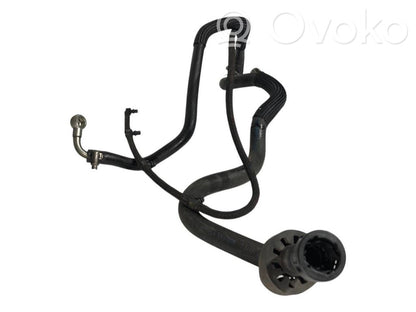 Caurule (-es) / šļūtene (-es)