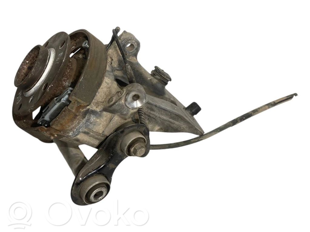 Aizmugurē riteņa rumbas vārpstas šarnīrs (stupica, capfa)