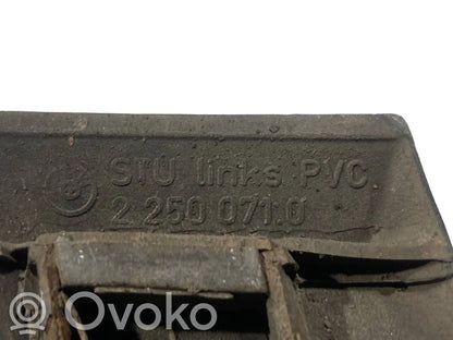 Spārna dekoratīvā apdare (moldings)