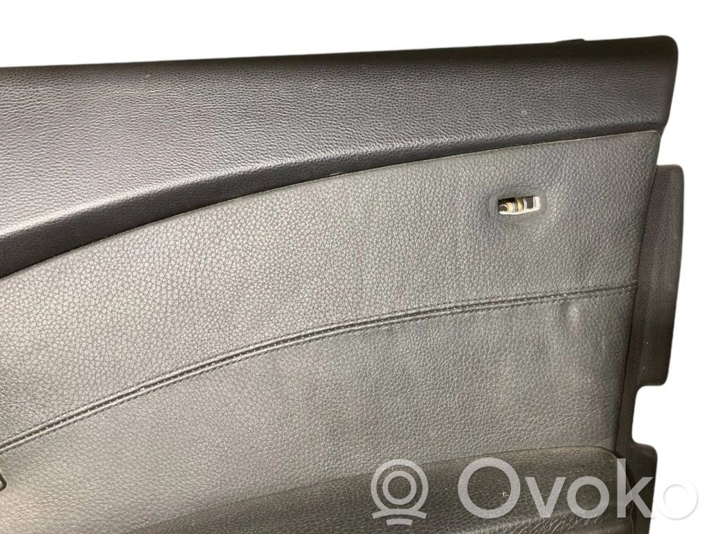 Priekšējo durvju apdare