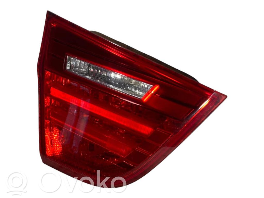 Aizmugurējais lukturis pārsegā