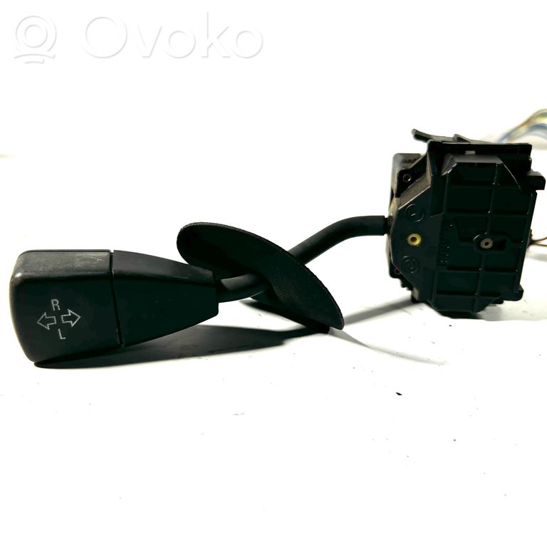 Turn signal/headlight lever