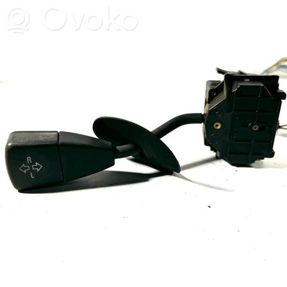 Turn signal/headlight lever