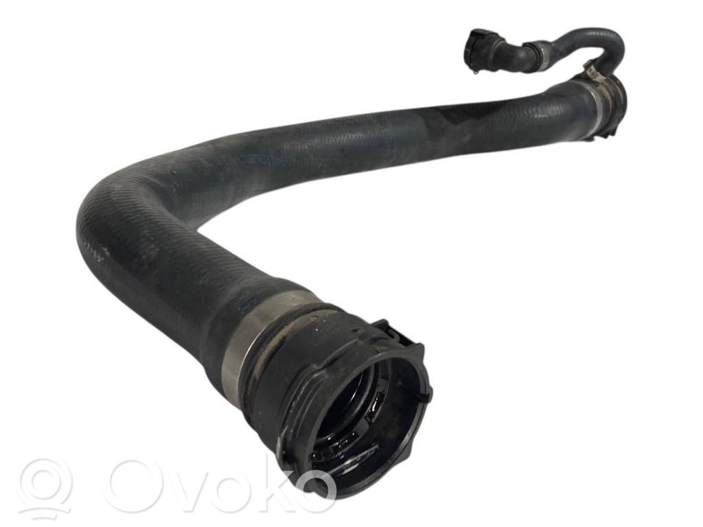 Caurulīte (-es) / šļūtene (-es)