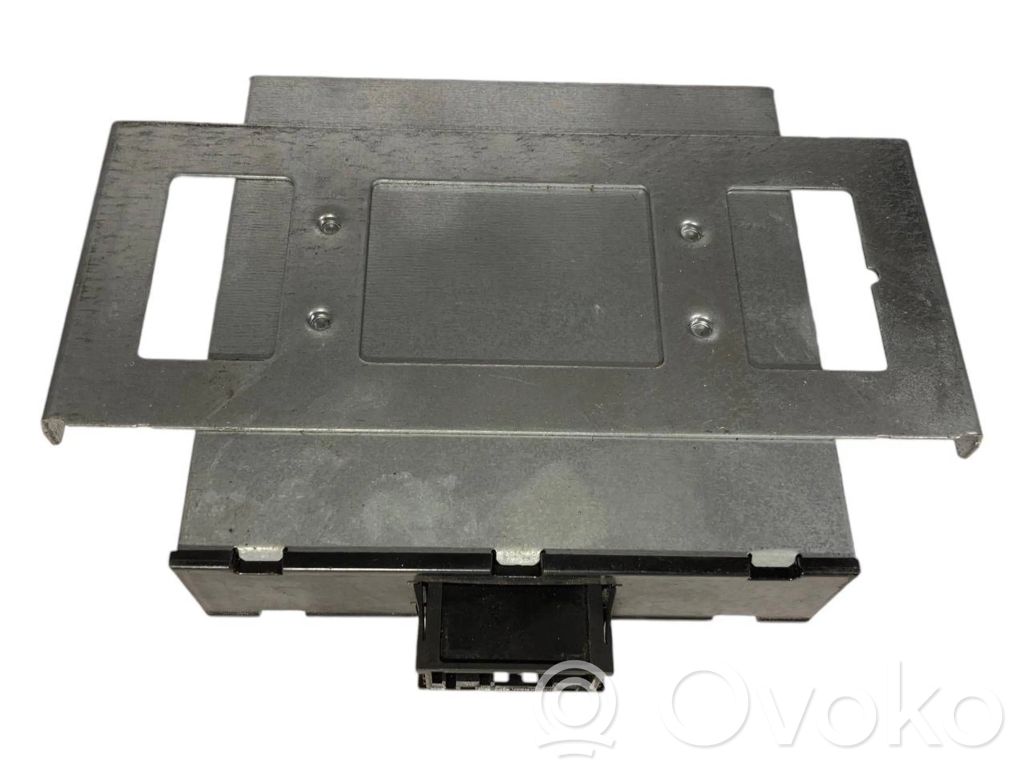 Voltage converter