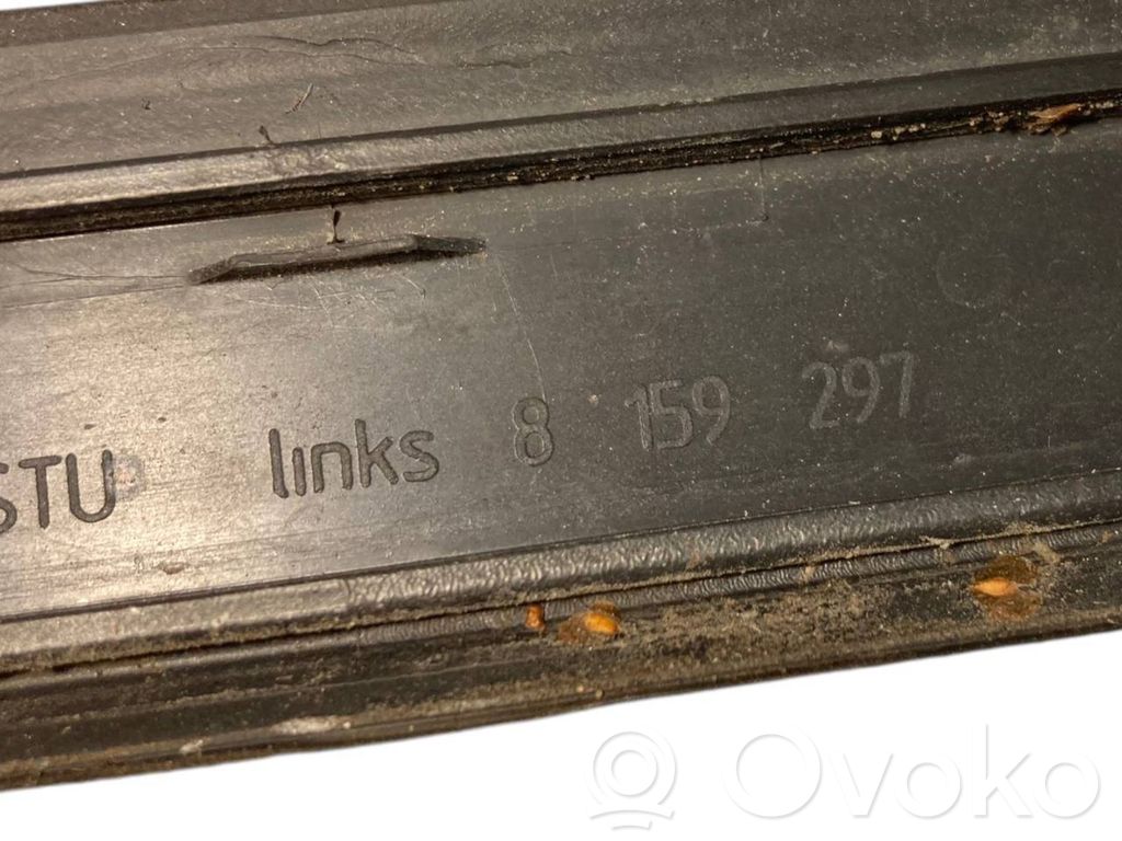 Aizmugurē durvju dekoratīvā apdare (moldings)