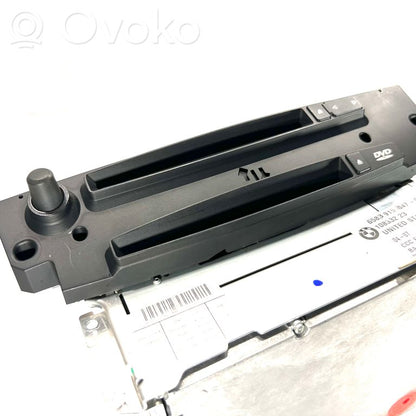 Radio / CD/DVD atskaņotājs / navigācija