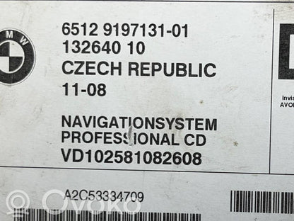 Radio / CD/DVD atskaņotājs / navigācija