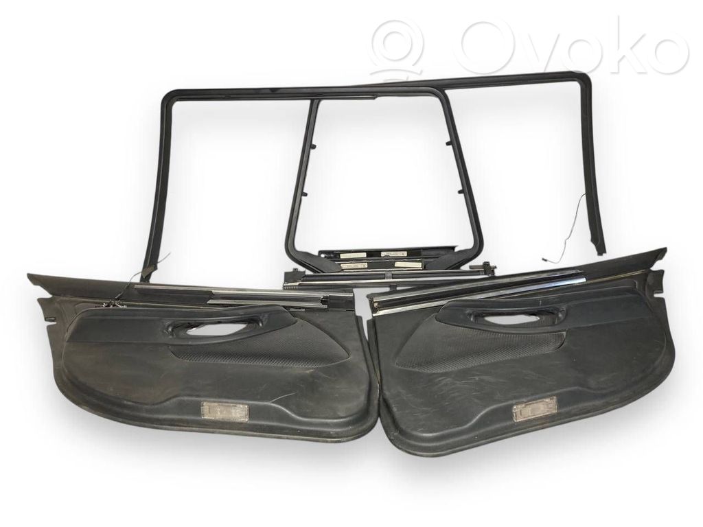 Apšuvums aizmugurējām durvīm