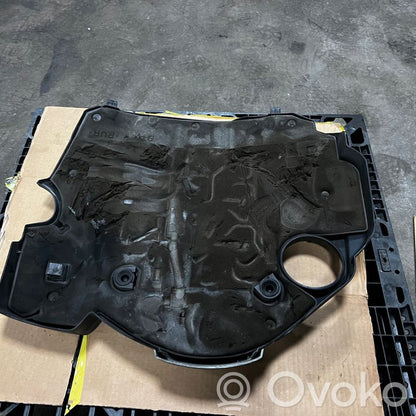 Dzinēja pārsegs (dekoratīva apdare)