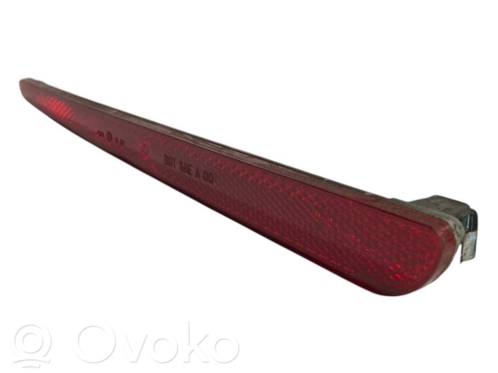 Aizmugurē atstarotājs