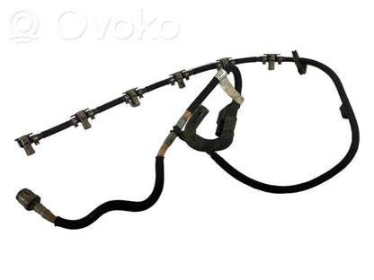 Degvielas caurulīte (-es)