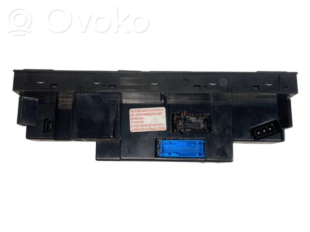 Gaisa kondicioniera / klimata kontroles / salona apsildes vadības bloks (salonā)