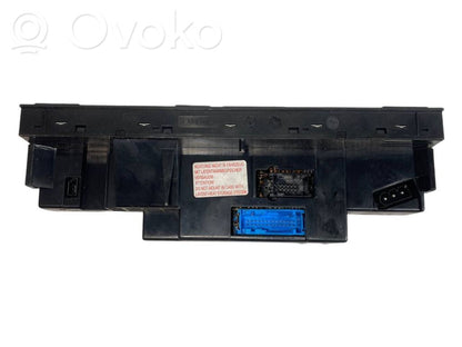 Gaisa kondicioniera / klimata kontroles / salona apsildes vadības bloks (salonā)