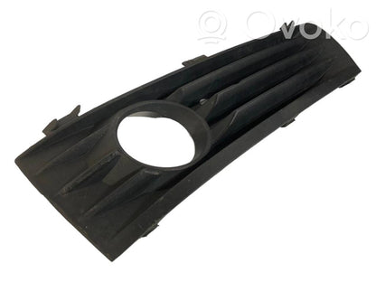 Декоративная решетка противотуманных фар