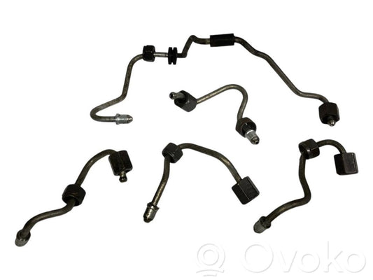 Degvielas caurulīte (-es)