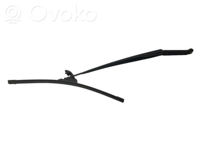 Priekšējā loga tīrītāja kājiņa