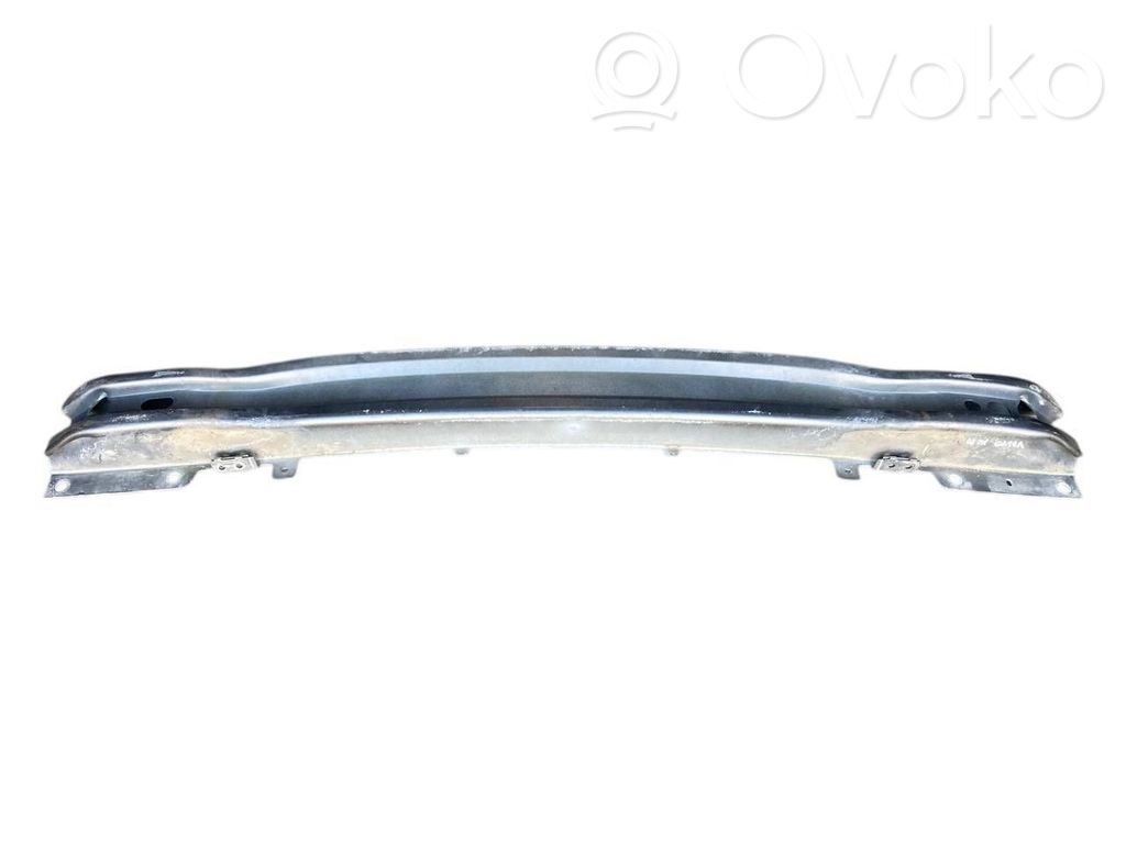 Priekšpusē bampera sija / balka