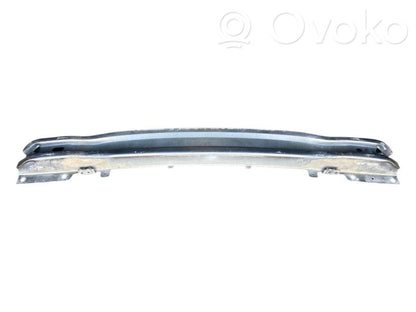 Priekšpusē bampera sija / balka