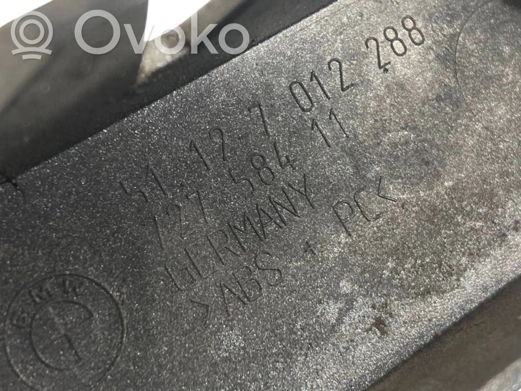 Aizmugurējā luktura dekoratīvā apdare