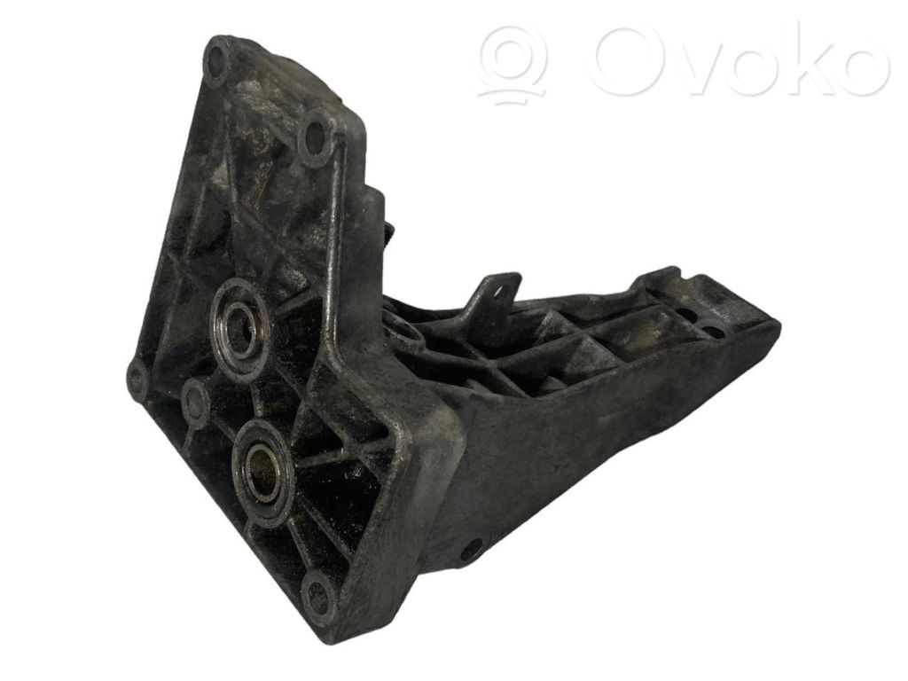 Dzinēja nostiprināšanas stiprinājums-kronšteins