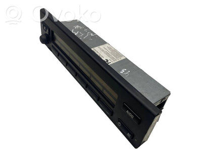 Radio / CD/DVD atskaņotājs / navigācija