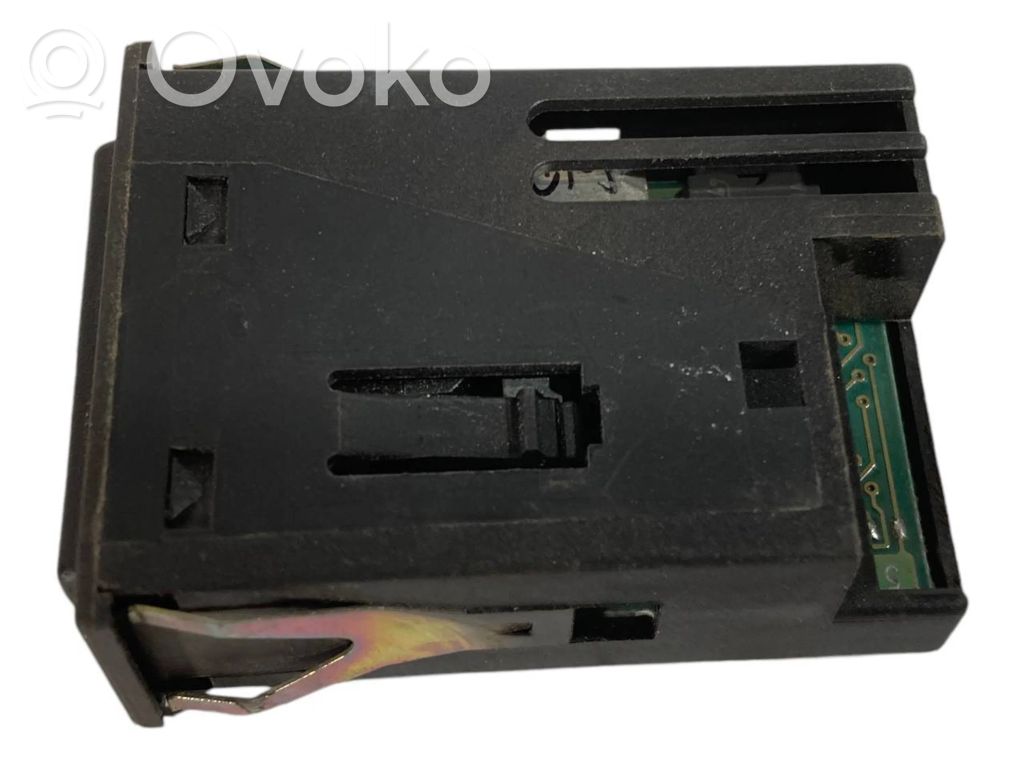 Sēdekļu apsildes slēdzis