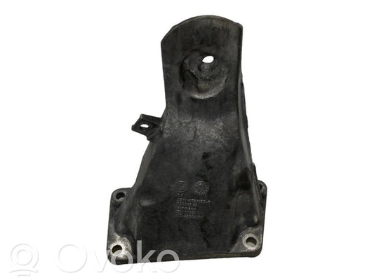 Engine mounting bracket