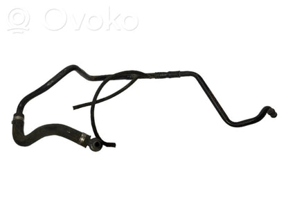 Caurulīte (-es) / šļūtene (-es)