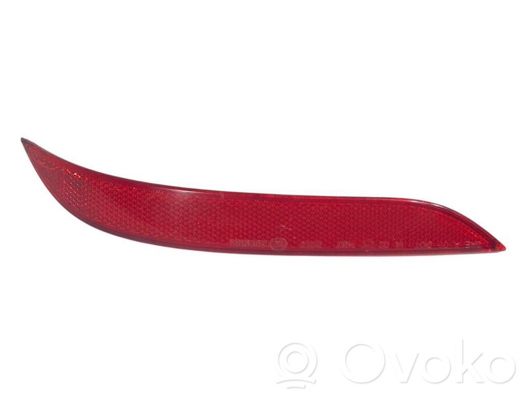 Aizmugurē atstarotājs
