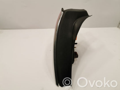 Aizmugurējais lukturis virsbūvē