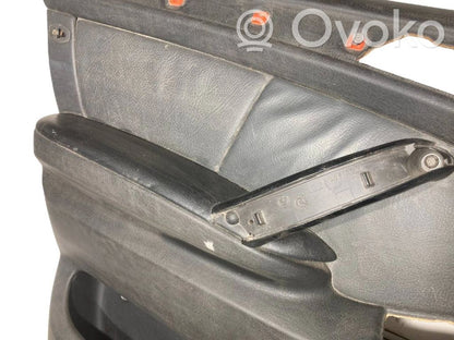 Priekšējo durvju apdare