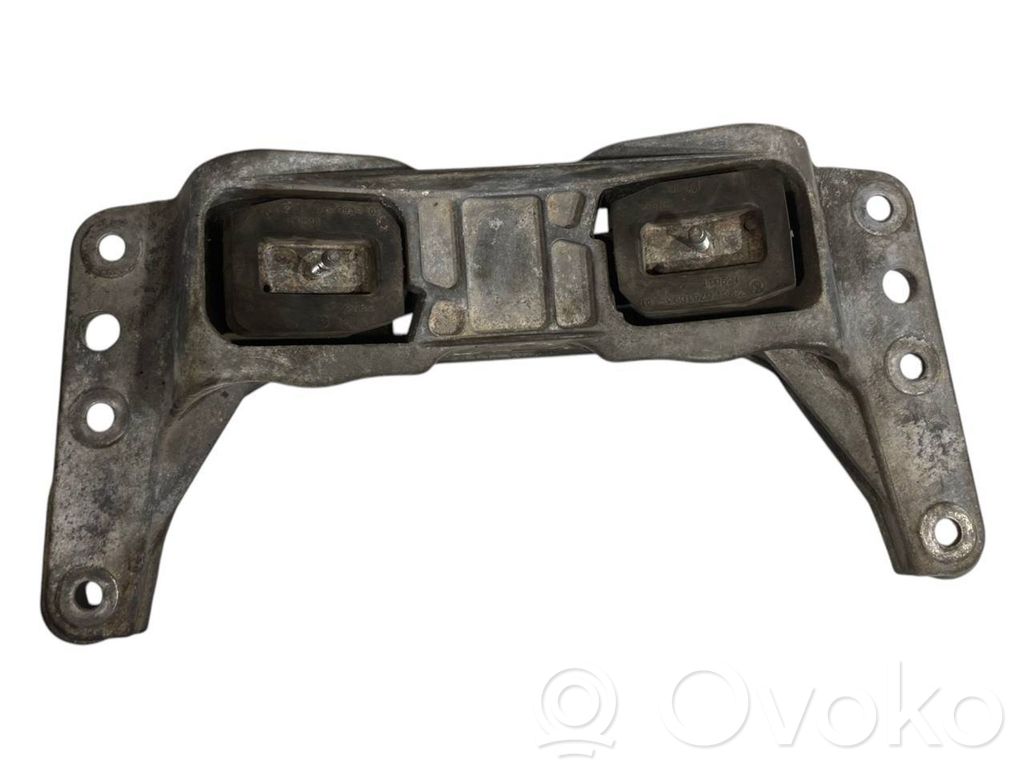 Transmission mounting bracket