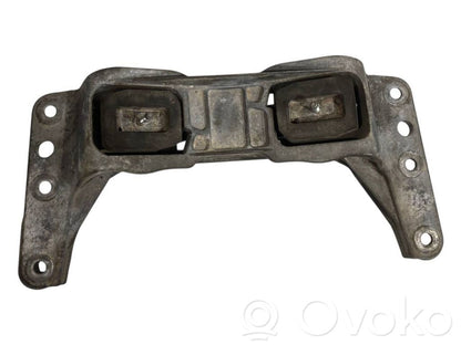 Transmission mounting bracket