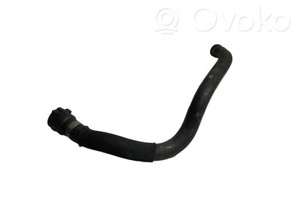 Caurulīte (-es) / šļūtene (-es)