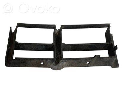 Apakšējais režģis (trīsdaļīgs)