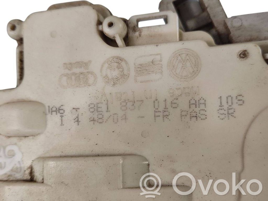 Priekšpusē slēdzene