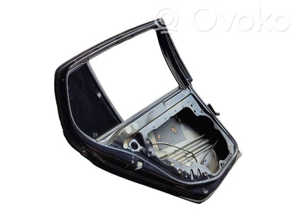 Aizmugurējās durvis