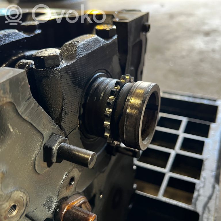 Блокировать