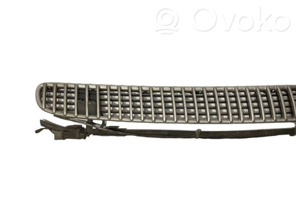 Bonnet decorative grille