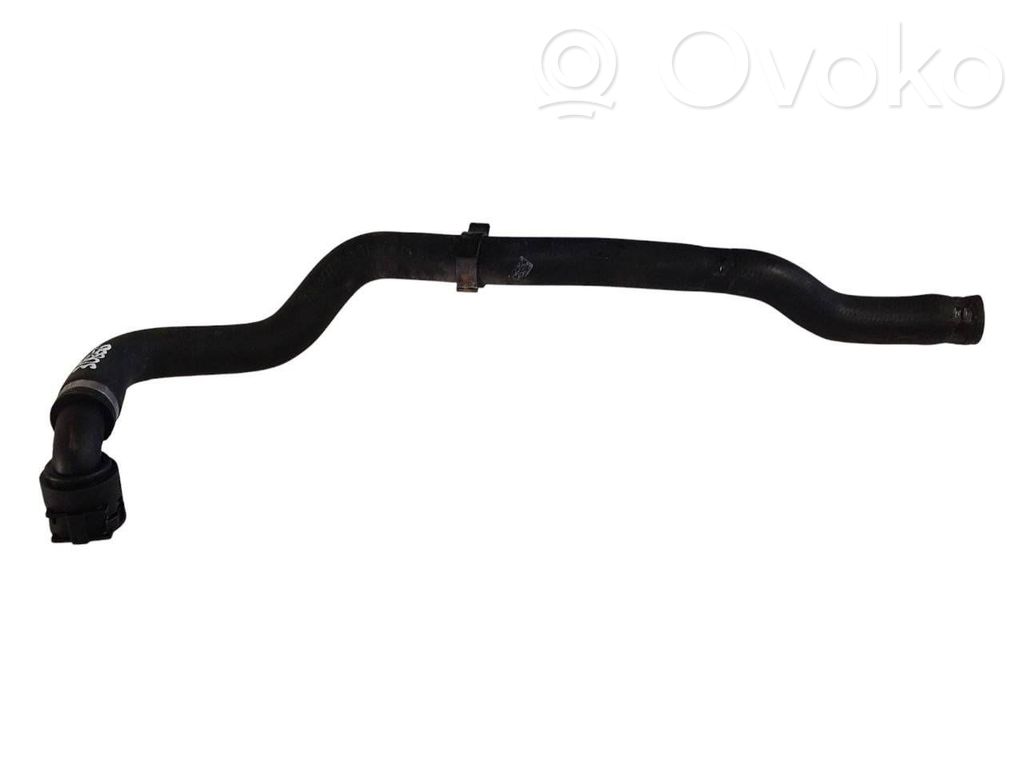 Caurulīte (-es) / šļūtene (-es)