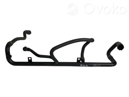 Caurulīte (-es) / šļūtene (-es)