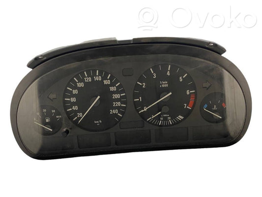 Speedometer (in the instrument panel)